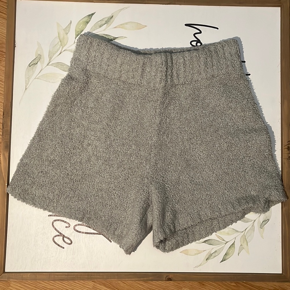 SKIMS Green Fuzzy shorts L/XL
